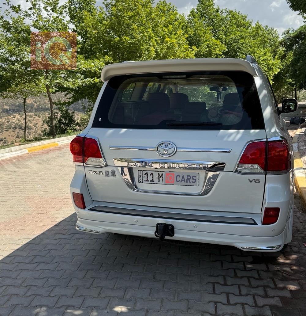 تۆیۆتا لاند کروزەر